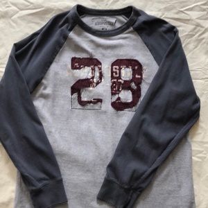 Men’s Aeropostale long sleeve gray/navy medium